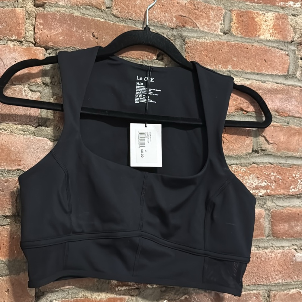 Le Ore Black Sports Bra